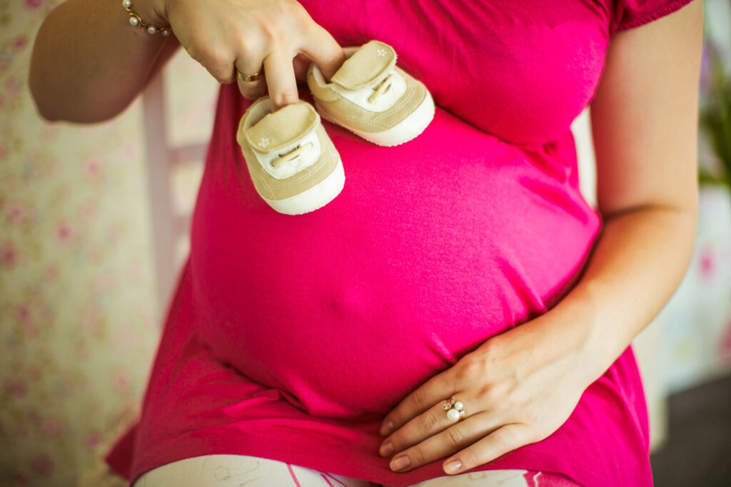 Mulher receberá salário-maternidade após 24 meses sem vínculo empregatício